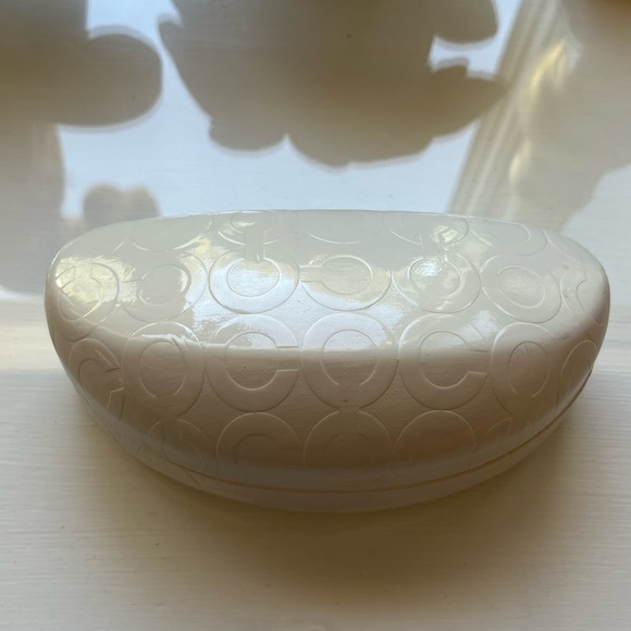 Brown Tortoise Shell Coach Sunglasses. Like new! With white hard Coach case incl - Picture 11 of 12